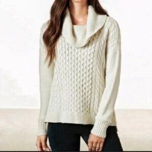 American‎ Eagle Women’s Sweater